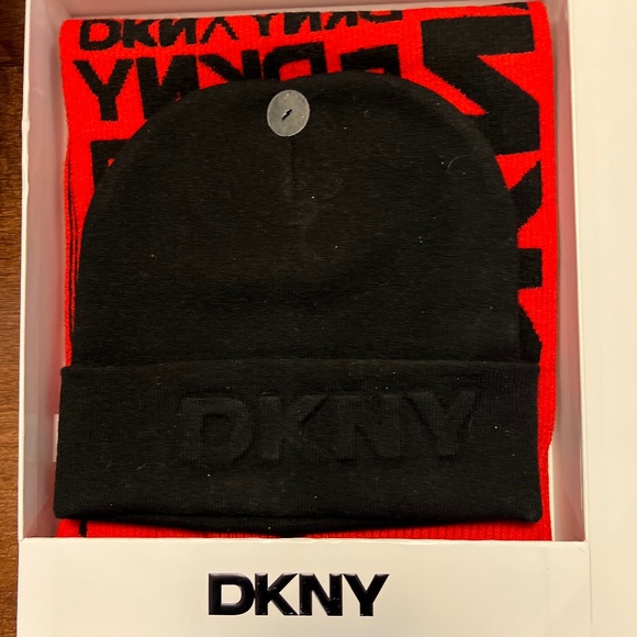 DKNY cap and scarf set - Picture 1 of 2